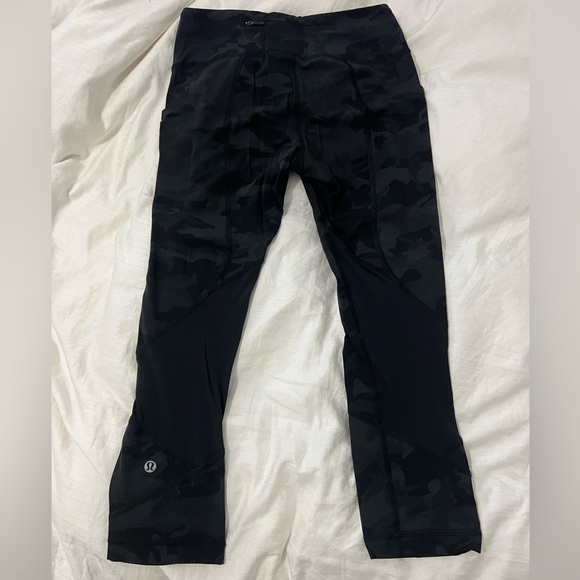 Lululemon Pace Rival Crop “22 - Picture 2 of 3